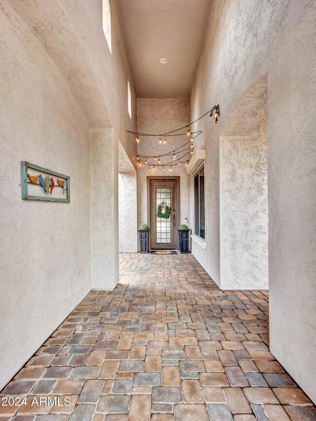 02-Courtyard (1)