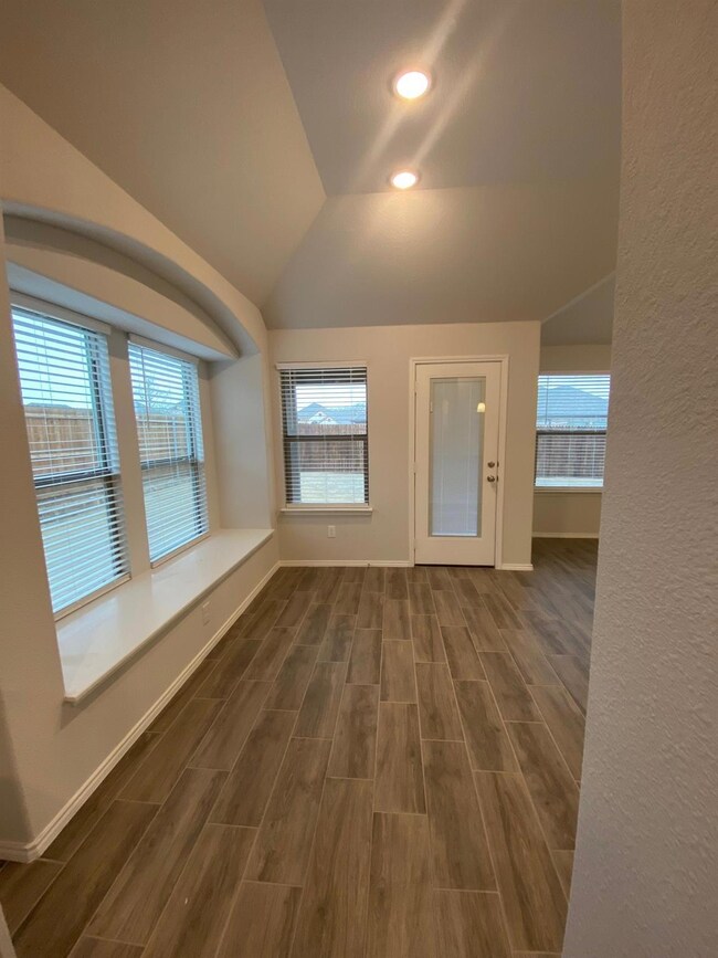 237 Rosemary Dr, Azle, TX 76020 - photo 7