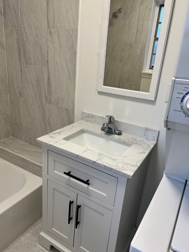 2005 Welch St unit 1/2, Houston, TX 77019 - photo 7