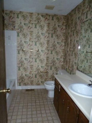 Owner/community bath