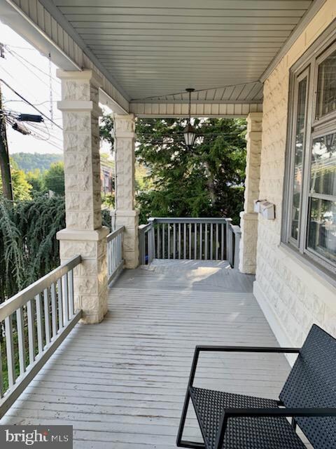 715 Hallowell St unit 2, Conshohocken, PA 19428 - photo 4