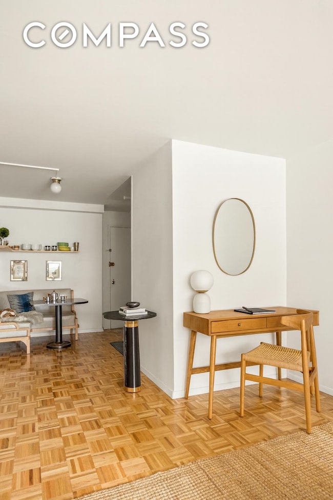 15 Charles Street at Waverly Place unit 2H, New York, NY 10014 - photo 2