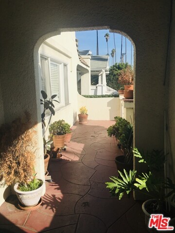 2319 Hillcrest Dr, Los Angeles, CA 90016 - photo 4