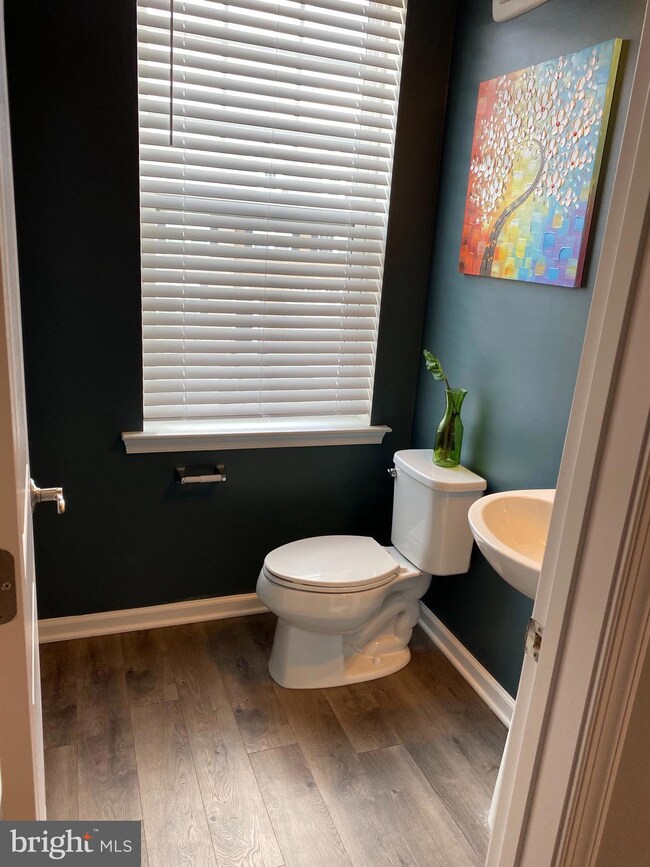 6939 Stoddert Ln, Landover, MD 20785 - photo 5