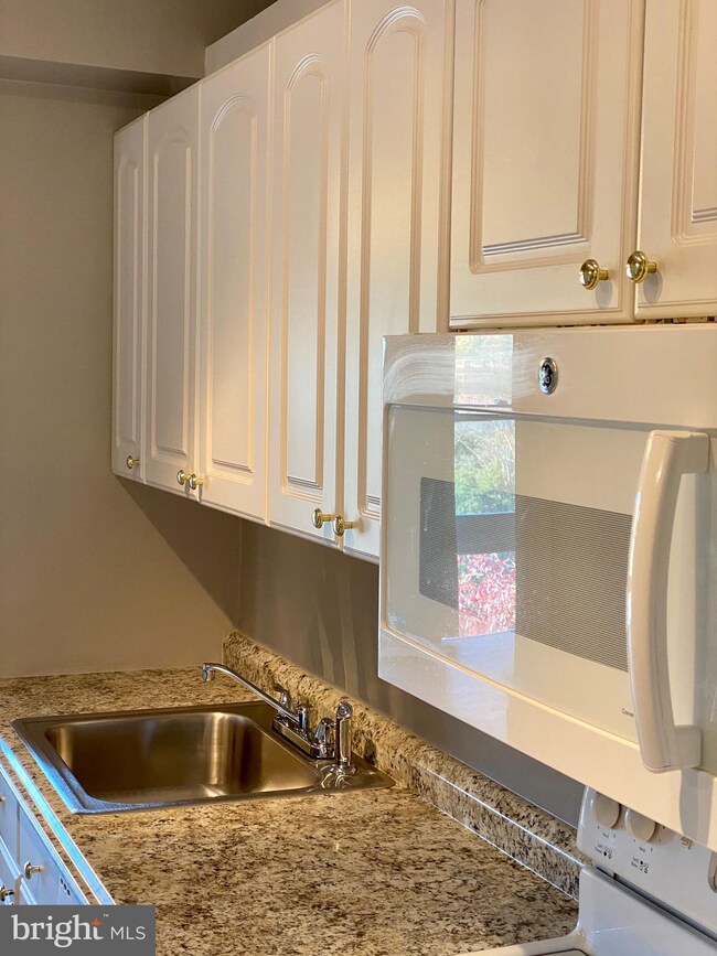 The Imperial unit 711, Baltimore, MD 21215 - photo 4