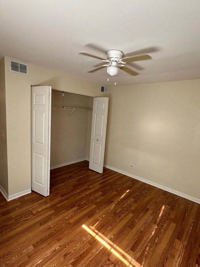 794 N Gary Ave unit 104, Carol Stream, IL 60188 - photo 5