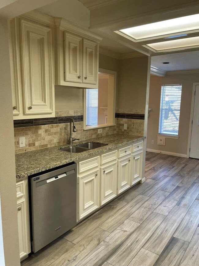 2628 Cliffdale St, Houston, TX 77091 - photo 7