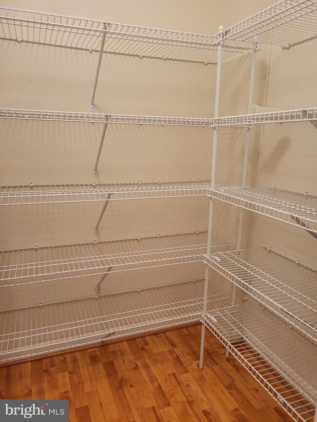 2370 Woodland Pond Ln, Herndon, VA 20171 - photo 6