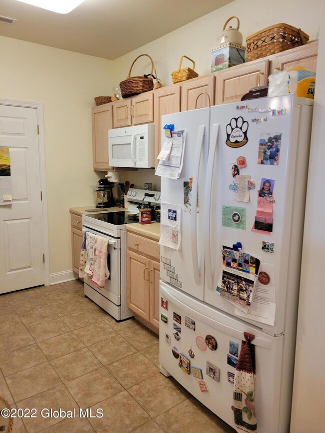 303 N Ridge Estate, Troy, NY 12182 - photo 7