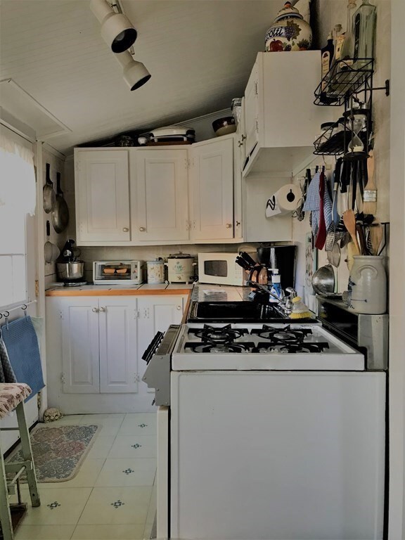 42 Gannett Rd, Quincy, MA 02169 - photo 4