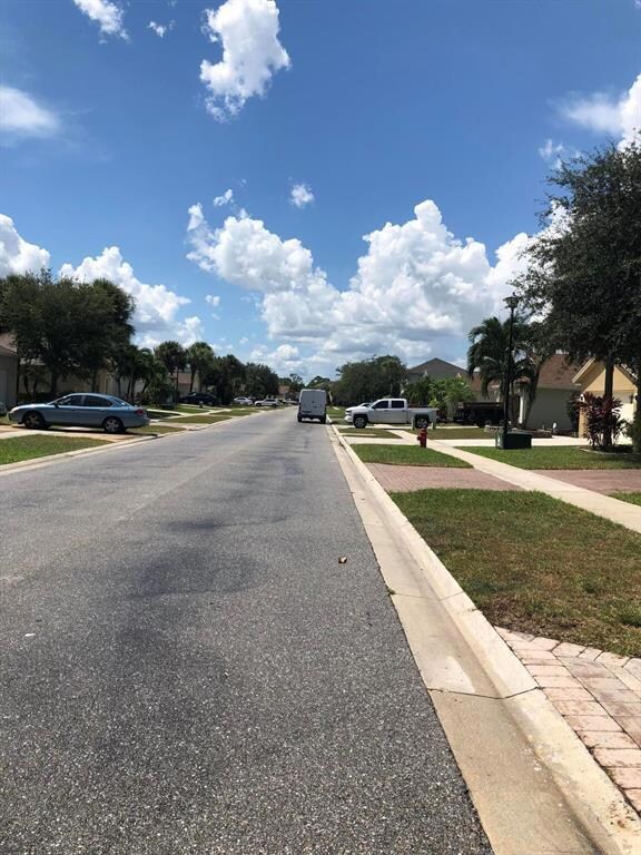 5941 Azalea Cir unit 5941, West Palm Beach, FL 33415 - photo 4