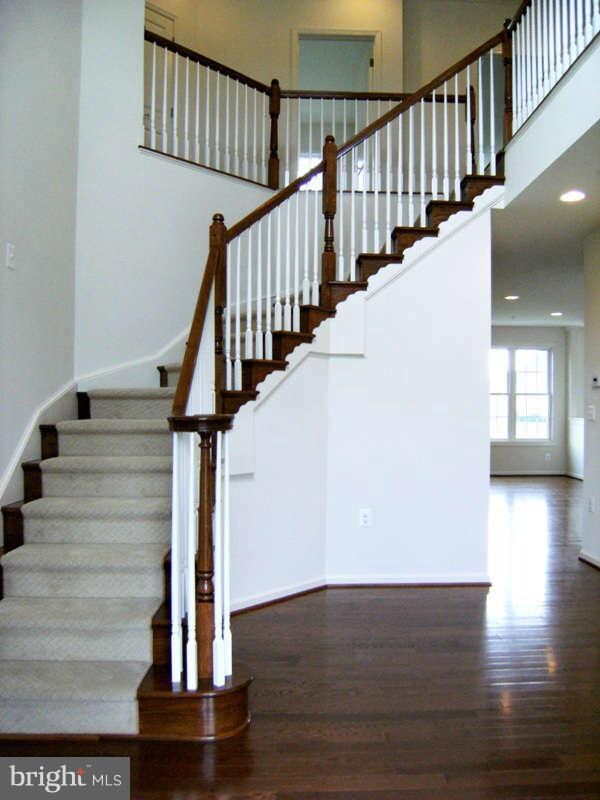 17616 Zullo Dr, Poolesville, MD 20837 - photo 6