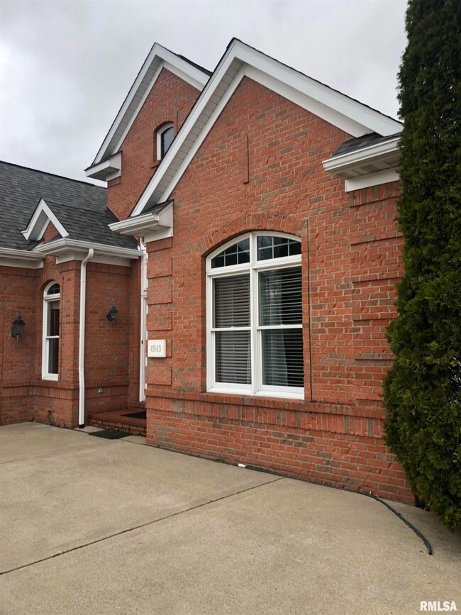 4943 N Weaverridge Blvd, Peoria, IL 61615 - photo 2