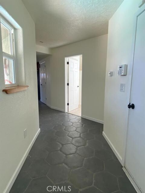 14283 Glenview Ct, Victorville, CA 92395 - photo 7