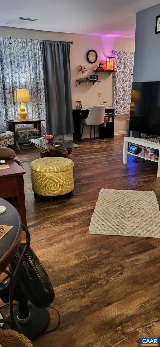 1520 Villa Terrace unit F, Charlottesville, VA 22903 - photo 2