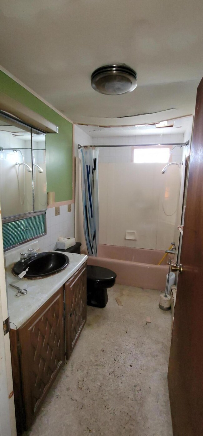 7 First Floor Bath