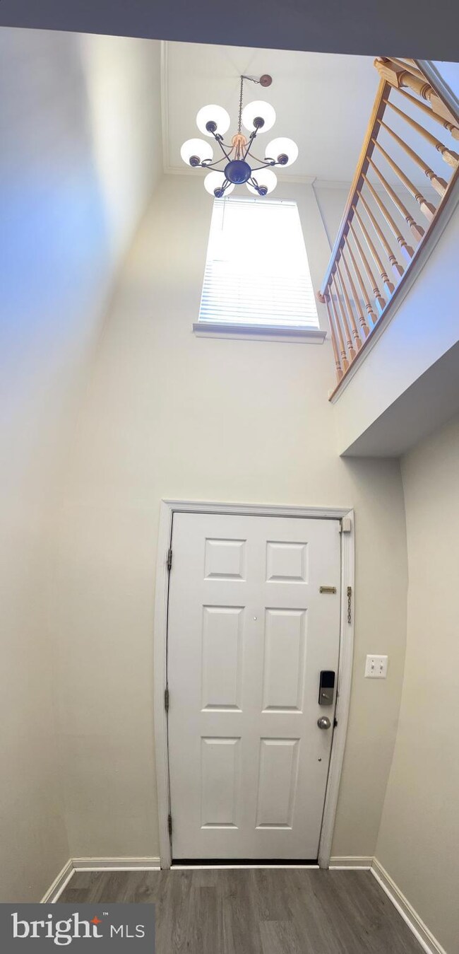 12251 Maidstone Ct, Woodbridge, VA 22192 - photo 4