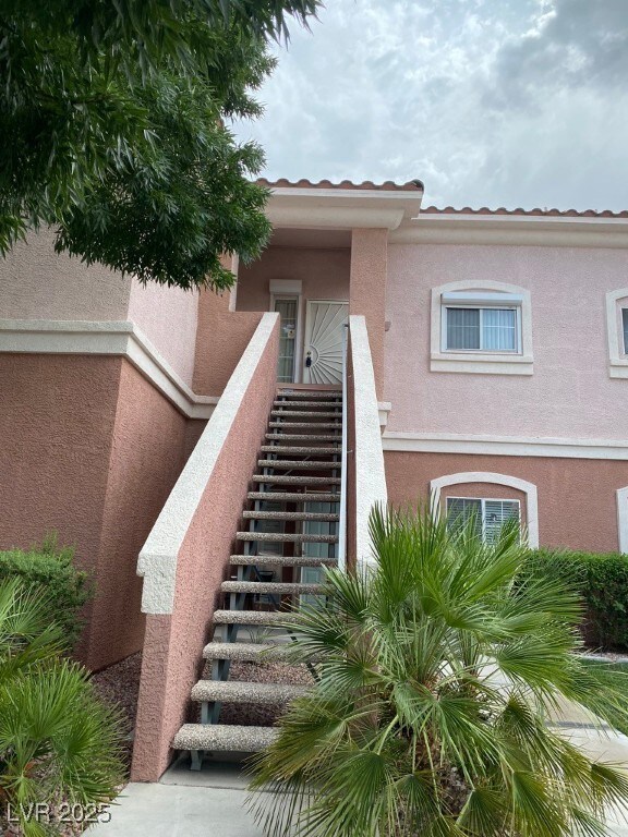 10525 Autumn Pine Ave unit 205, Las Vegas, NV 89144 - photo 2