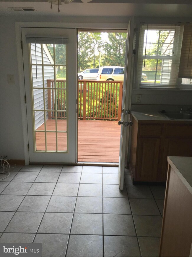 21749 Marigold Cir, Sterling, VA 20164 - photo 6