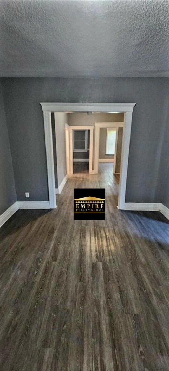25thdining-living-entry