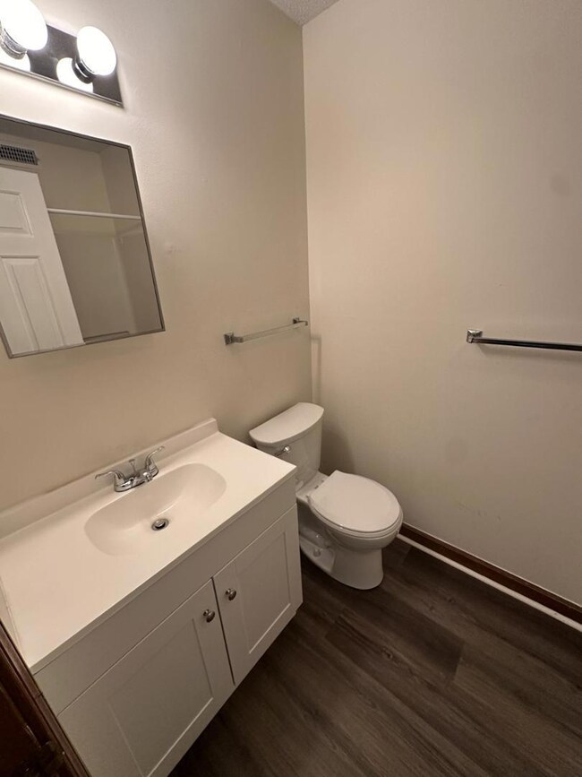 3506 Ivy Commons Dr unit 301, Raleigh, NC 27606 - photo 6