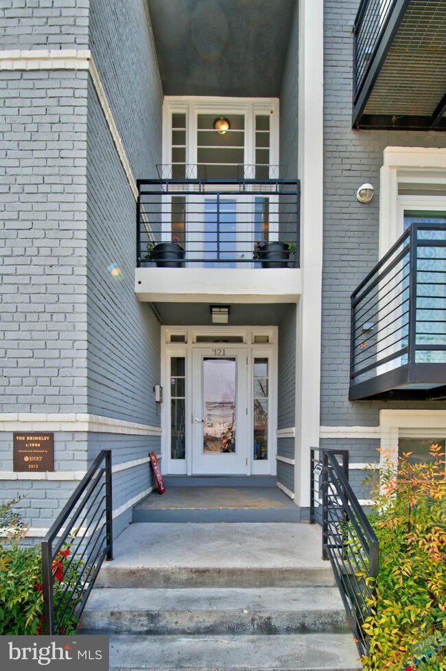 321 18th St SE unit 4, Washington, DC 20003 - photo 3
