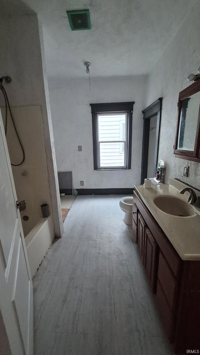 421 S Warren St, South Bend, IN 46619 - photo 3