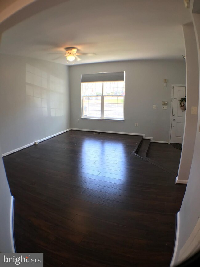 10296 Butternut Cir, Manassas, VA 20110 - photo 3