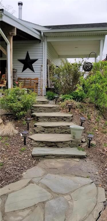 540 Ashwood Dr, Nazareth, PA 18064 - photo 4