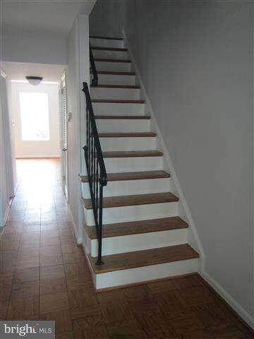 9611 Nonquitt Dr, Fairfax, VA 22031 - photo 2