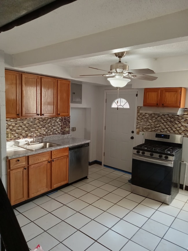 unlisted-address, Chicago, IL 60615 - photo 7