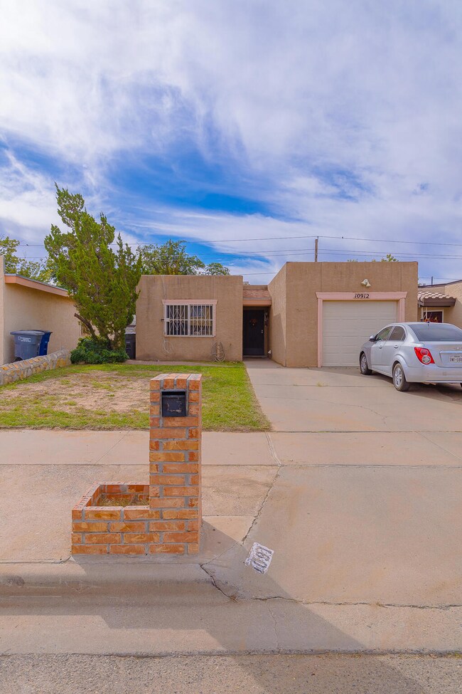 10912 PELHEM RD PICTURES-9