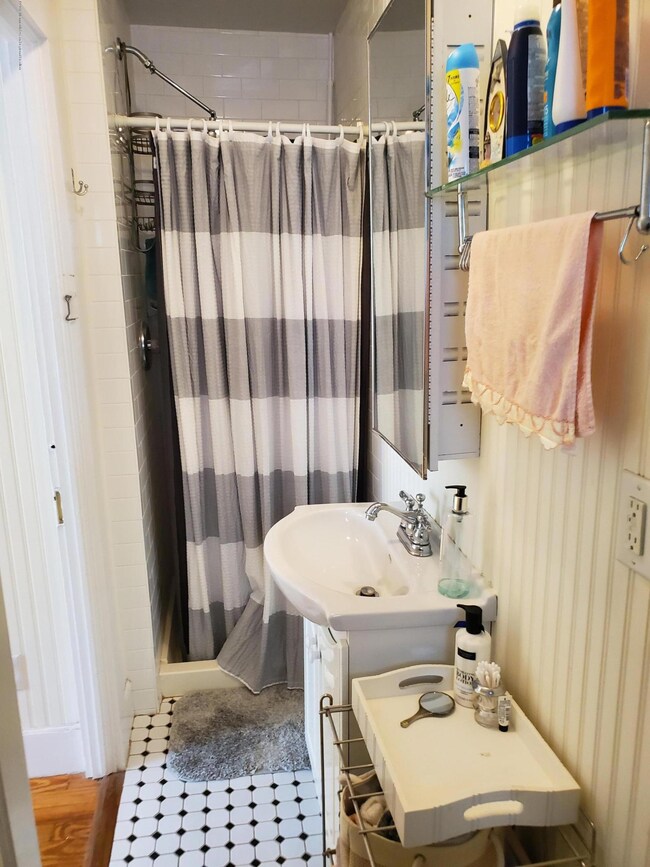 6 Webb #6 Bathroom