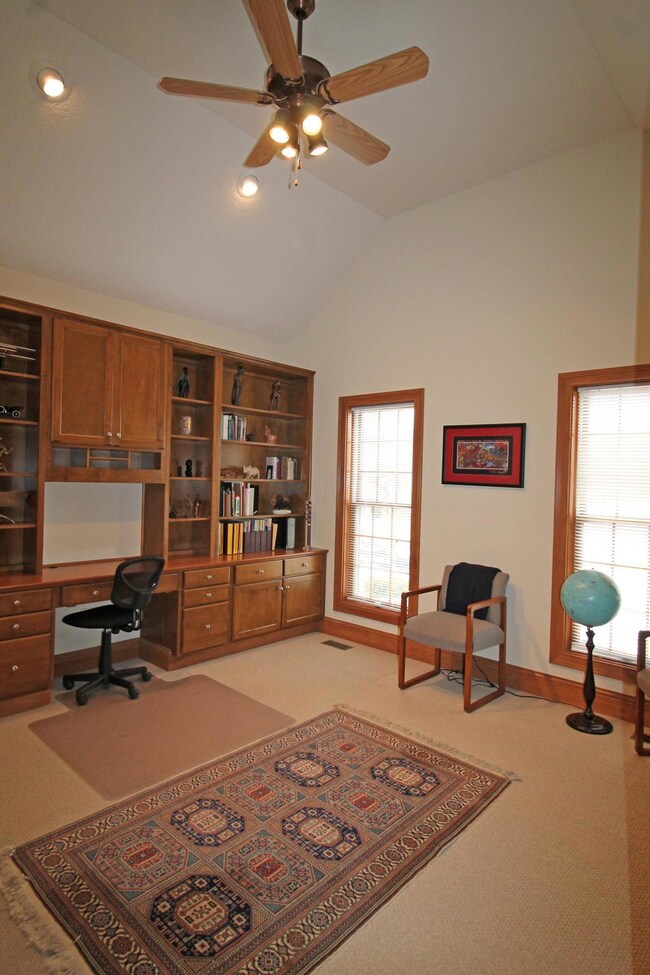 12' ceiling with fan/light