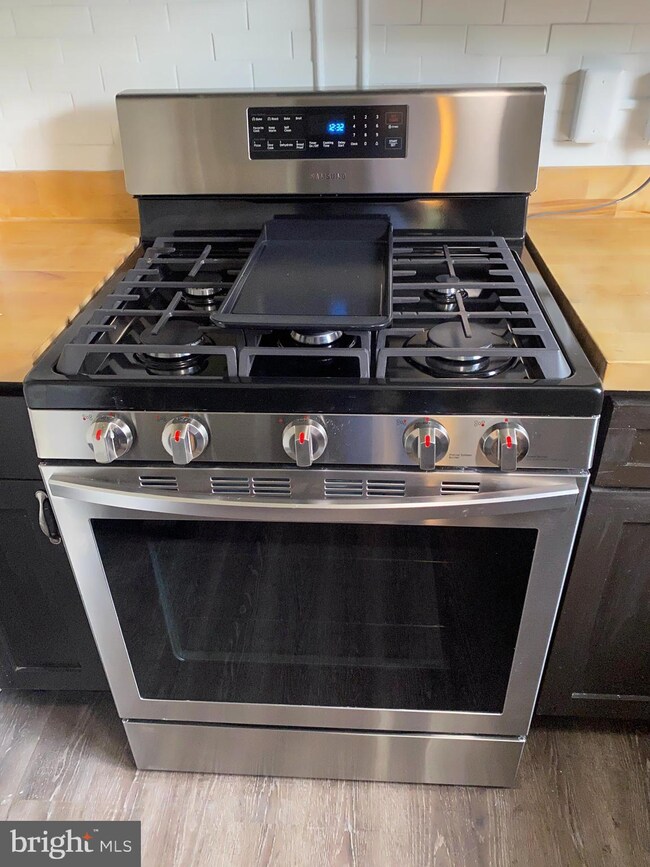 3251 Martha Custis Dr, Alexandria, VA 22302 - photo 7