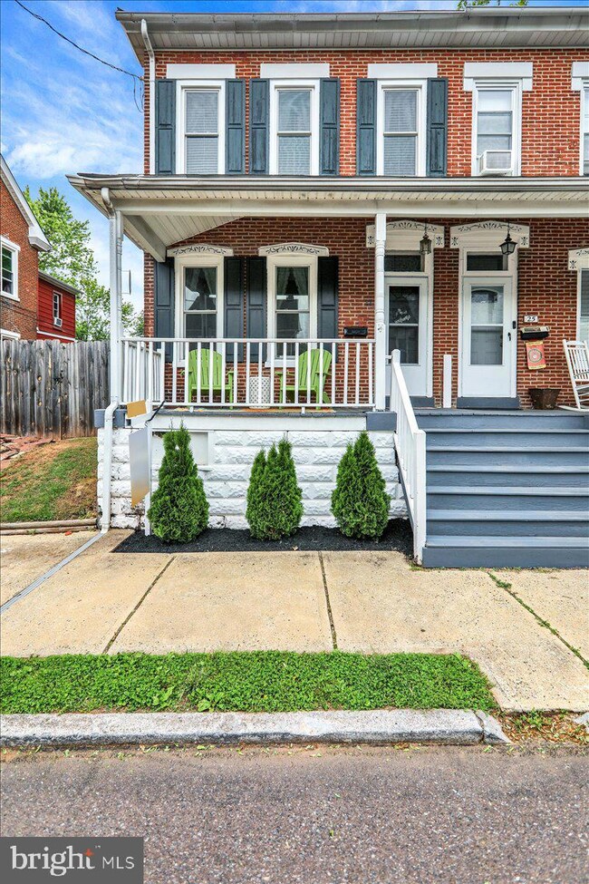 27 W 5th St unit 14, Pottstown, PA 19464 - photo 3