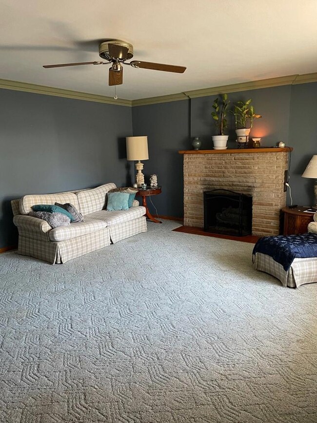 1009 S East St, Bucyrus, OH 44820 - photo 4