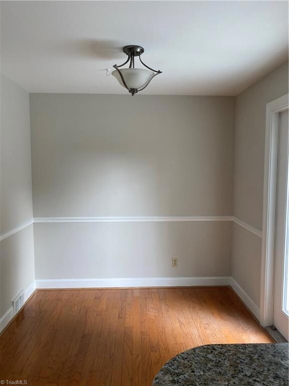 4368 Glenn Hi-breakfast area