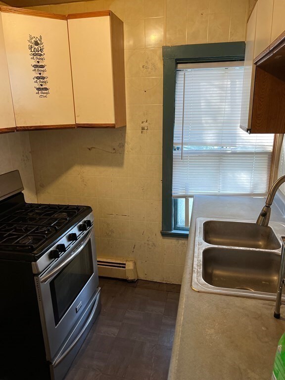 84 Hall St, Fall River, MA 02724 - photo 6