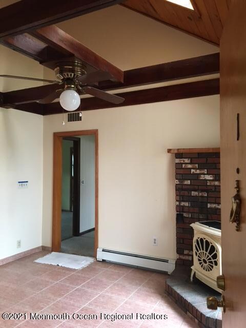 435 Hampton Apt1 Family Room