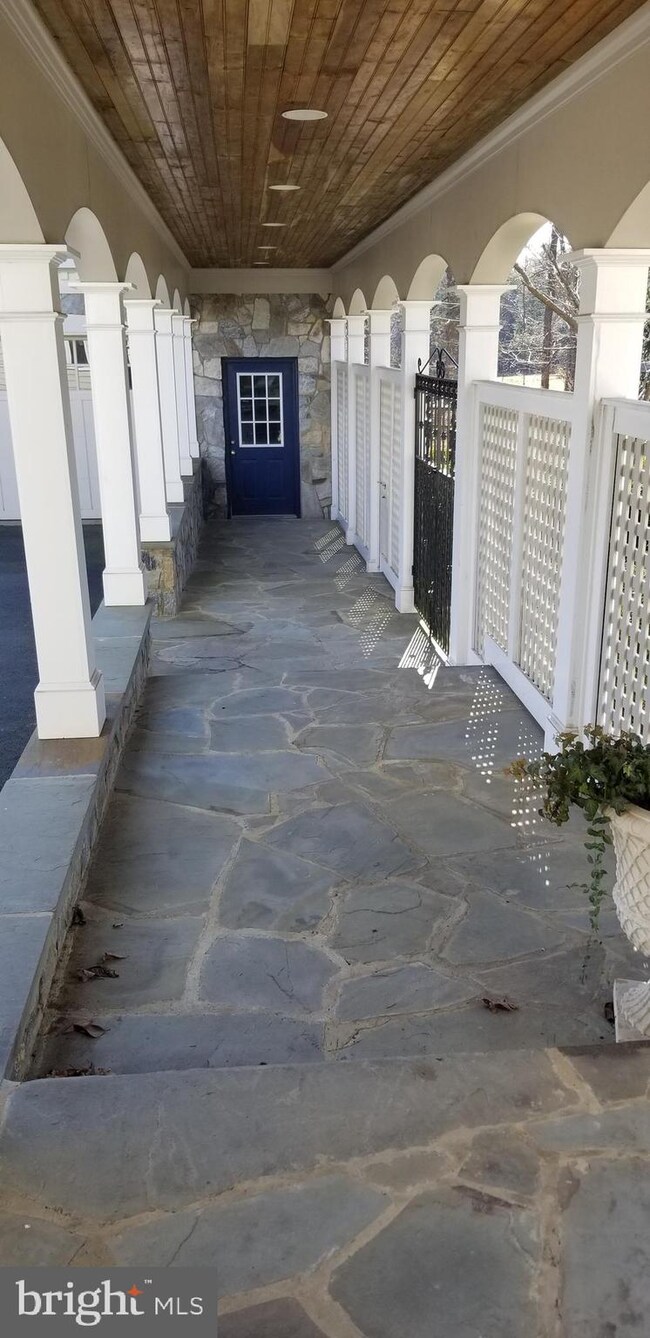 15436 Kentwell Cir, Centreville, VA 20120 - photo 6