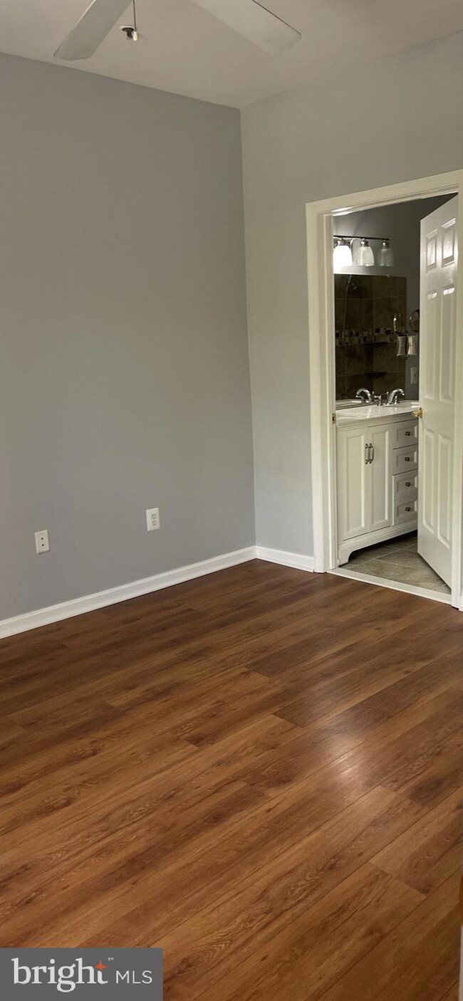 4551 Strutfield Ln unit 4235, Alexandria, VA 22311 - photo 6