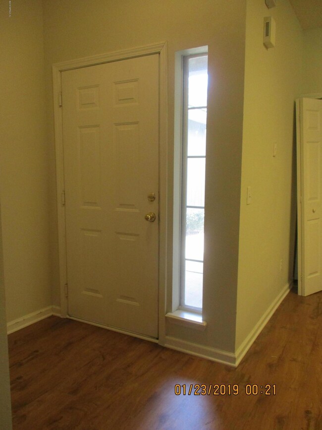 7951 Melvin Rd, Jacksonville, FL 32210 - photo 3