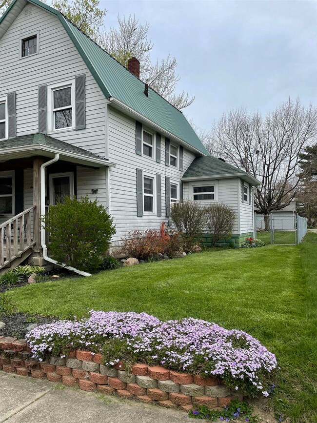 1165 Henry St, Huntington, IN 46750 - photo 3