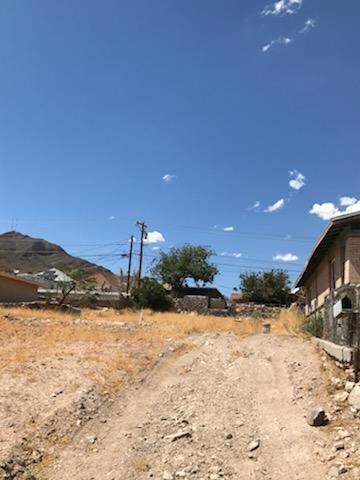 2411 Pittsburg Ave, El Paso, TX 79930 - photo 3