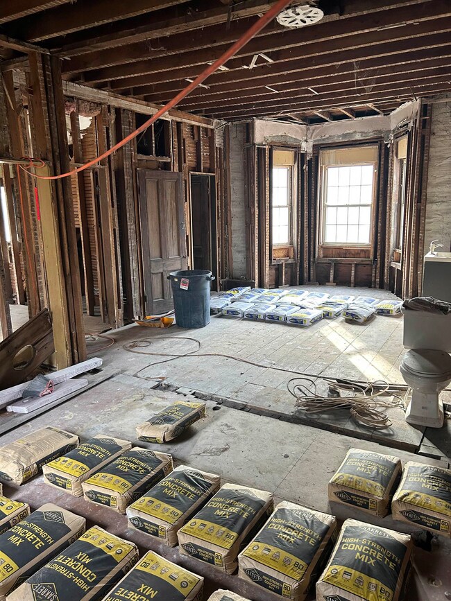 26 Mechanic St, Winchester, NH 03470 - photo 5