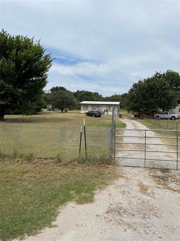 143 Overland Trail, Azle, TX 76020 - photo 3