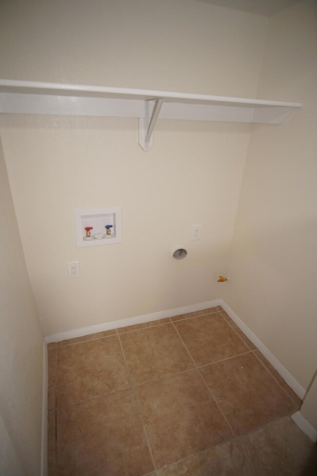 6.Laundry Area