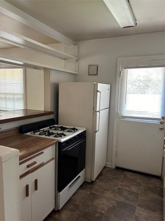 5909 Lewis St, Dallas, TX 75206 - photo 6