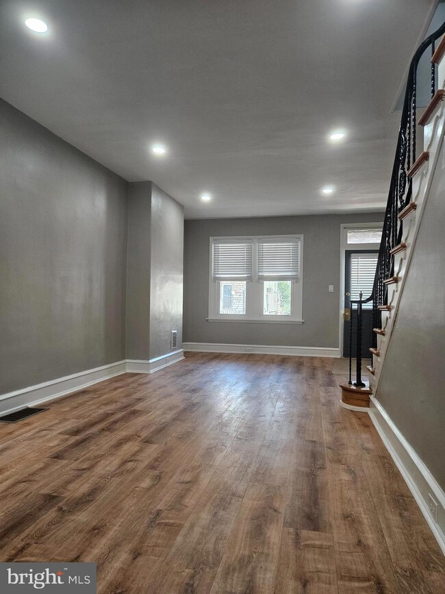 4529 Salmon St, Philadelphia, PA 19137 - photo 3